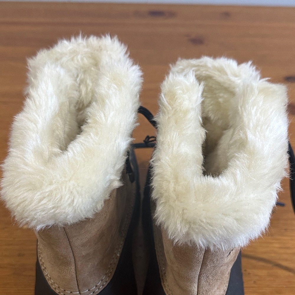 Sorel Women's Tan and Black Ankle Boots - Picture 7 of 16